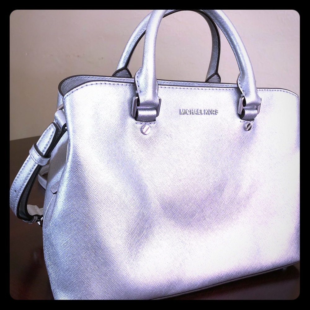 Michael Kors Handbag. Make an offer I can’t refuse